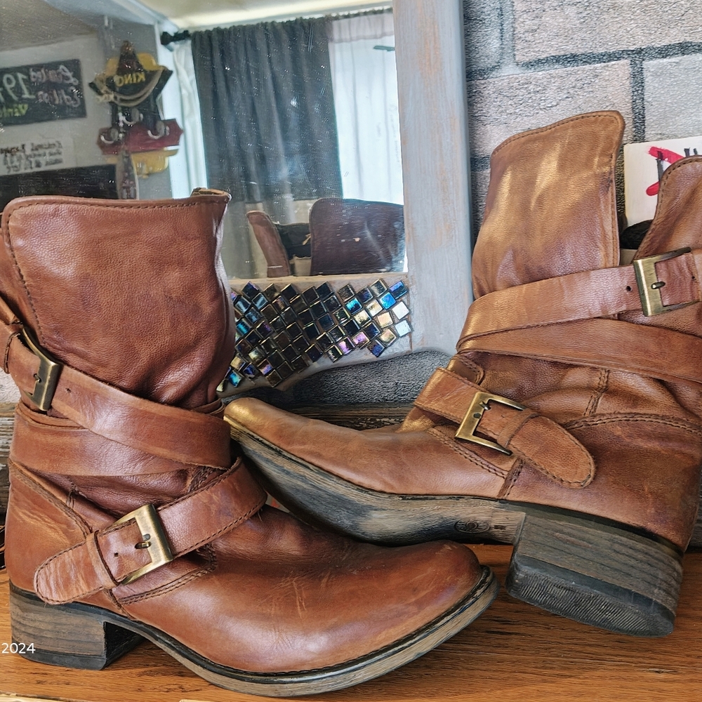 Steve Madden Cognac Leather Brewzer Buckle Engineer Boot, Size 10
